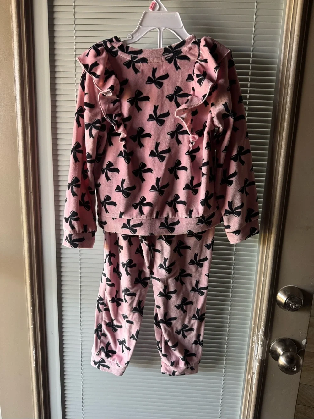 Btween Girls Pink Velvet Bow Lounge Set Size 5 Ruffle Sweatshirt & Jogger